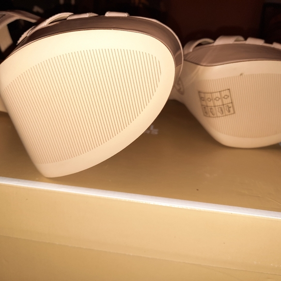 Michael Kors Patent Leather Sandals - Picture 7 of 8